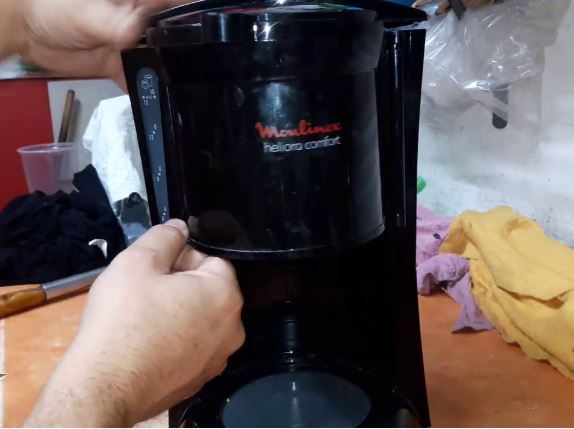 ¿Por qué mi cafetera hace café muy fuerte?