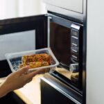 ¿Por qué mi microondas no prende? Causas comunes y soluciones