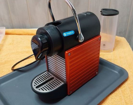 ¿Por qué mi cafetera Nespresso parpadea?